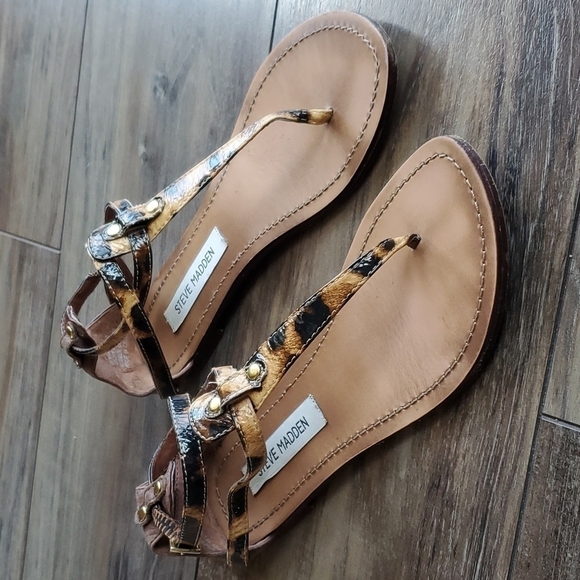 Steve Madden Women Serrious AnimalPrint T strap flat Comfort Sandals sz 6 - Picture 2 of 10